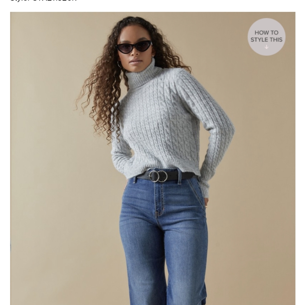 New with tags Francesca's Cable Turtleneck Sweater Size Small